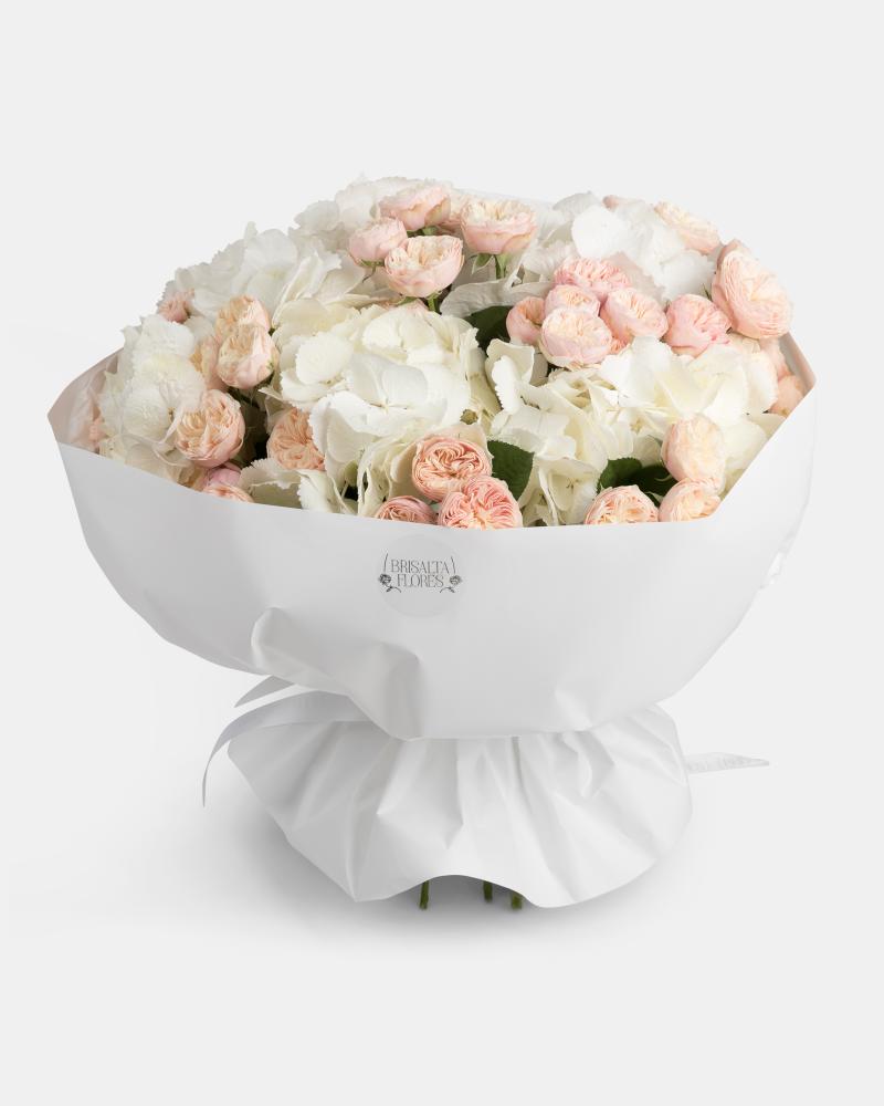Hortensia y rosa spray delicada