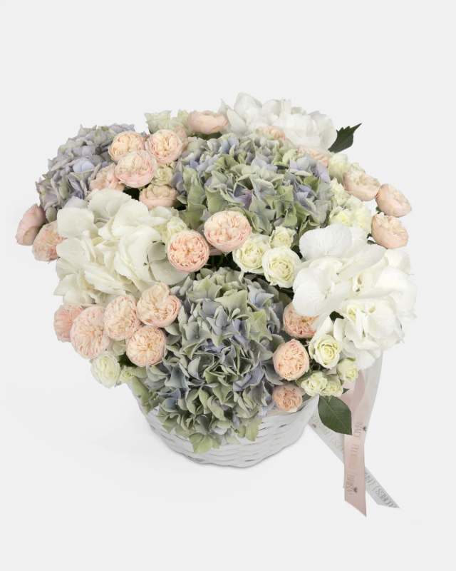 Cesta de hortensias en tonos empolvados 1